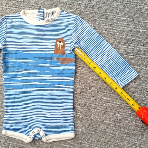 🎈Blue Striped Baby (12-18 Months) Long-Sleeve Onesie w/Snaps and Walrus Design - Picture 9 of 13